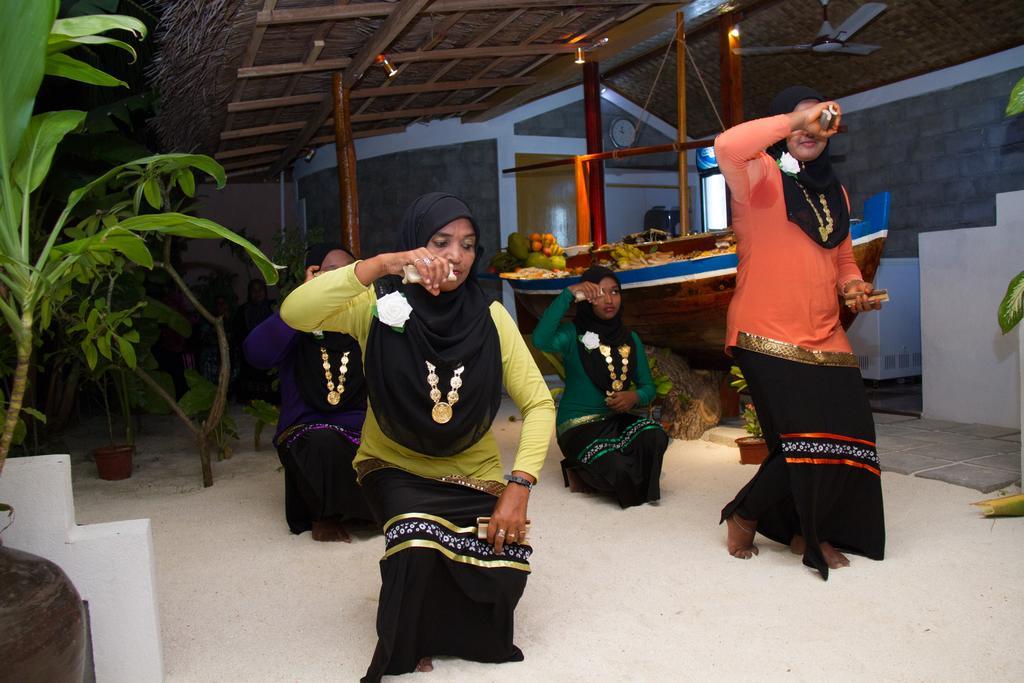 Alvi Star Inn Thulhaadhoo Exteriör bild