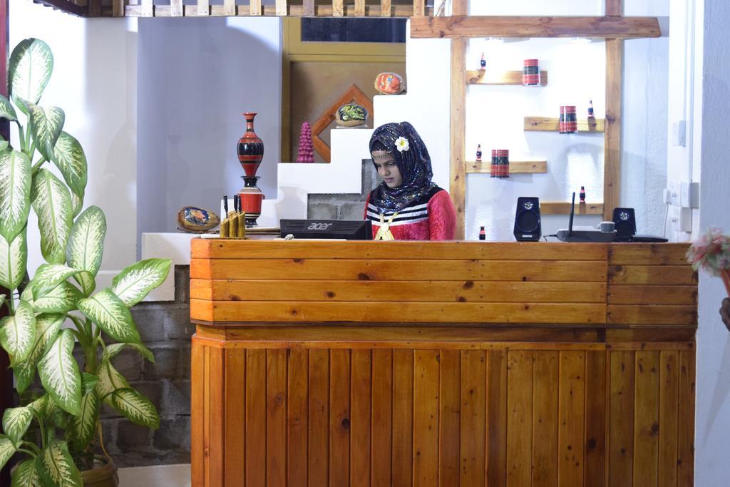 Alvi Star Inn Thulhaadhoo Exteriör bild