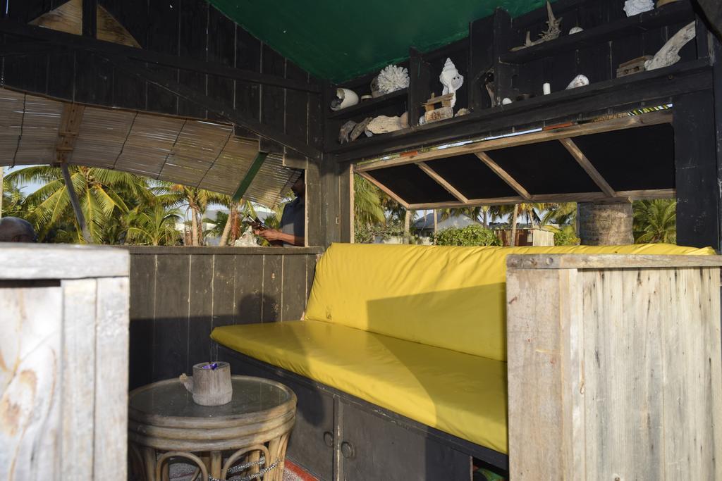 Alvi Star Inn Thulhaadhoo Exteriör bild