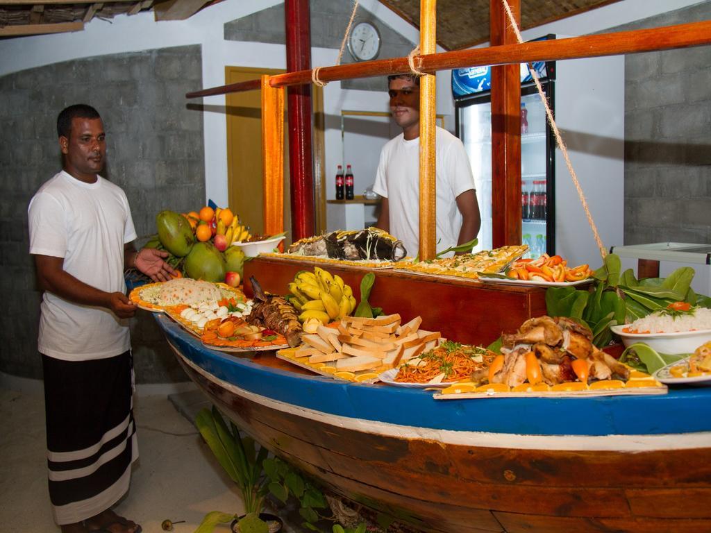 Alvi Star Inn Thulhaadhoo Exteriör bild