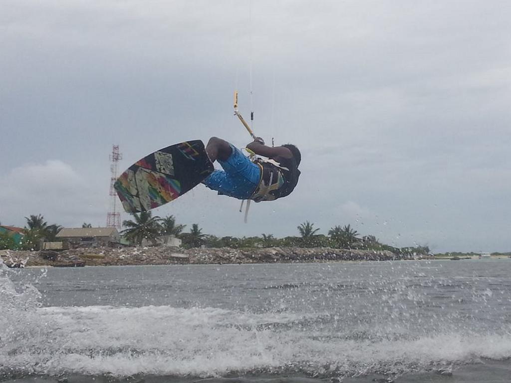 Alvi Star Inn Thulhaadhoo Exteriör bild