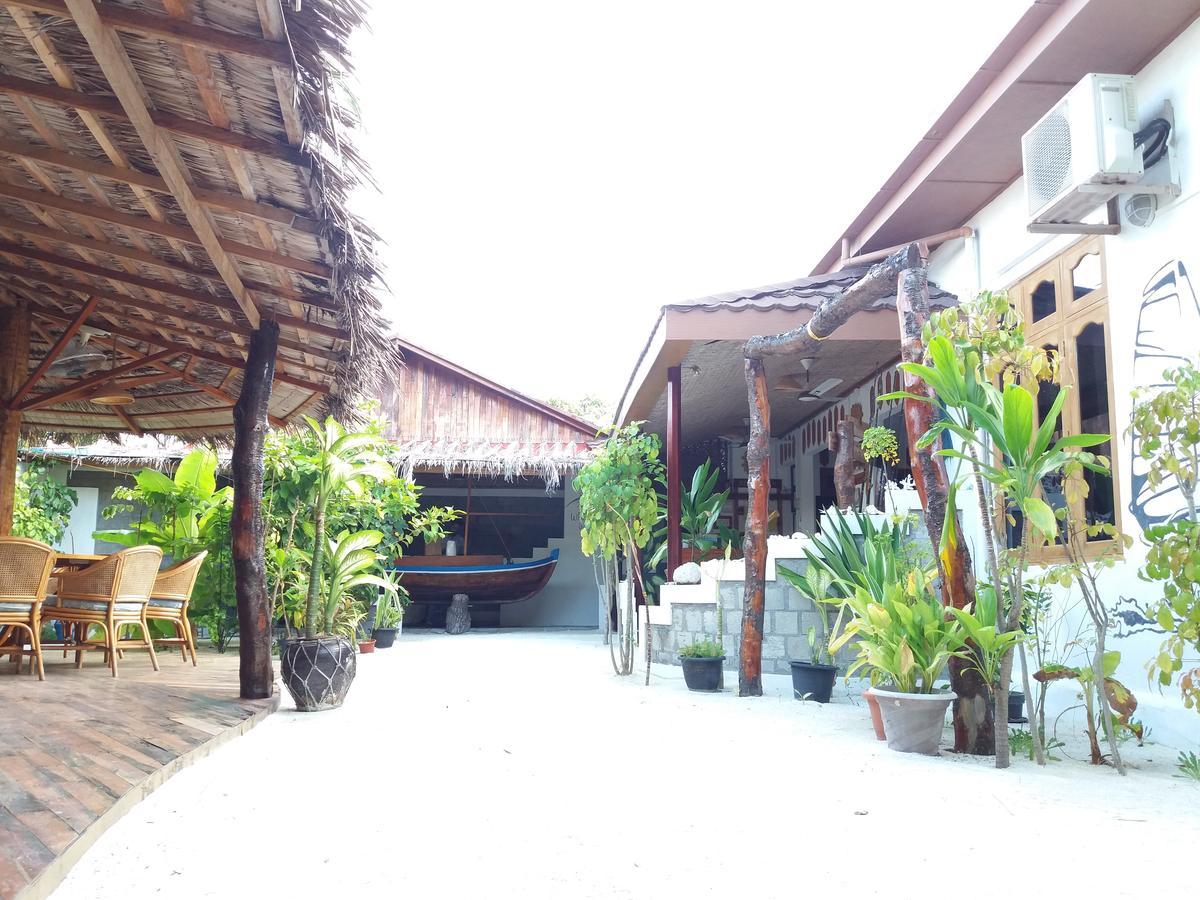 Alvi Star Inn Thulhaadhoo Exteriör bild