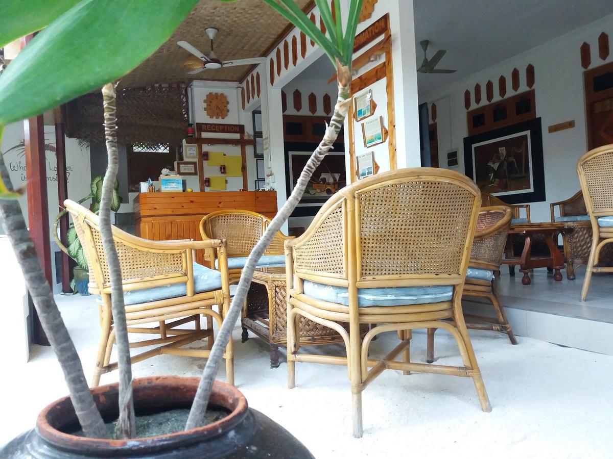 Alvi Star Inn Thulhaadhoo Exteriör bild