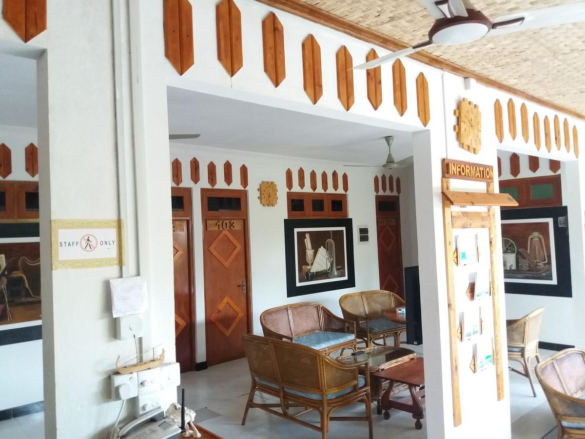 Alvi Star Inn Thulhaadhoo Exteriör bild