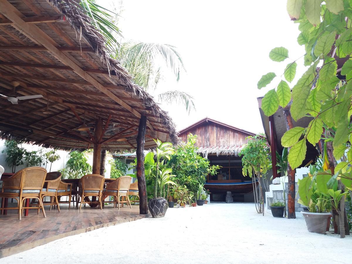 Alvi Star Inn Thulhaadhoo Exteriör bild