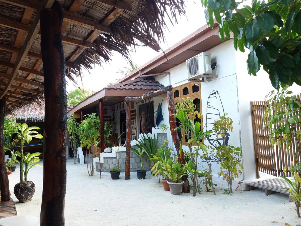 Alvi Star Inn Thulhaadhoo Exteriör bild