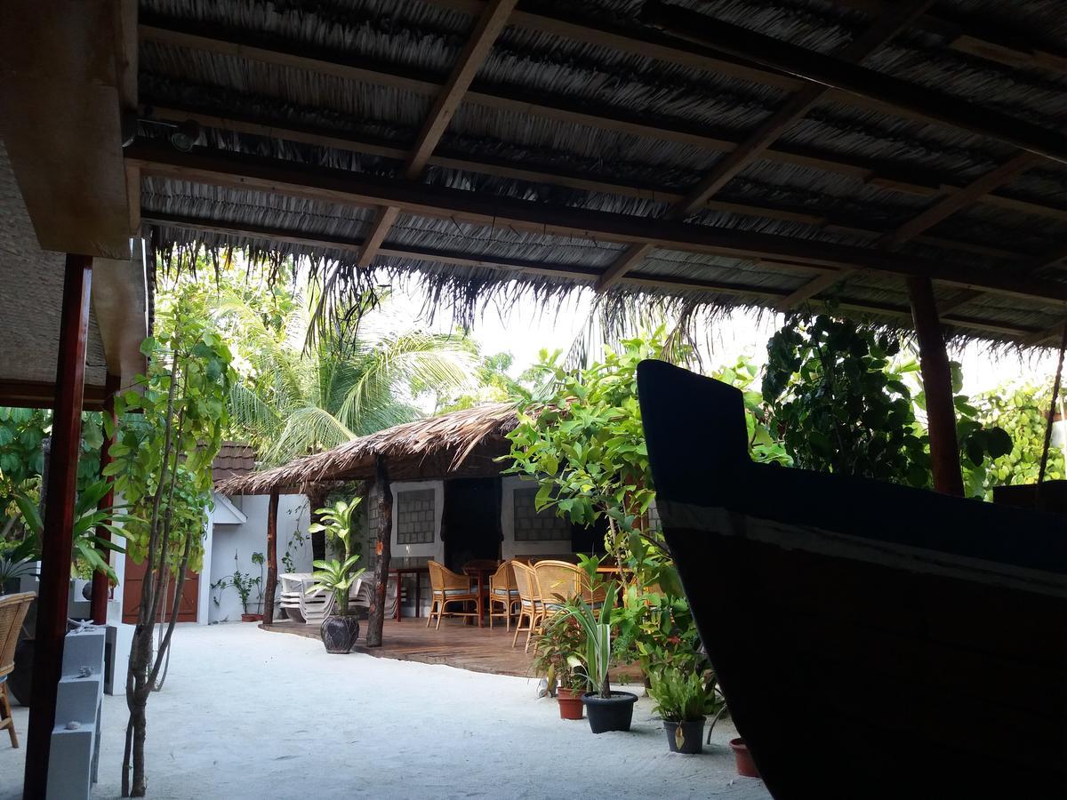 Alvi Star Inn Thulhaadhoo Exteriör bild