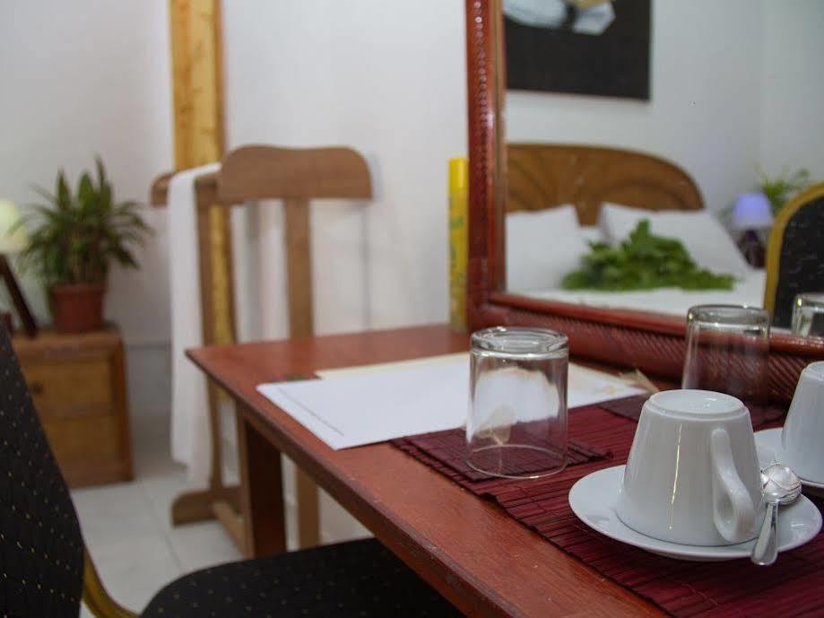 Alvi Star Inn Thulhaadhoo Exteriör bild